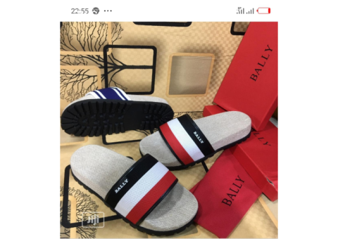 Men's fashion slippers